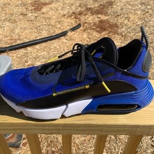 Nike hyper blue colorway! Worn just a few times! Very clean sneaker. No box.